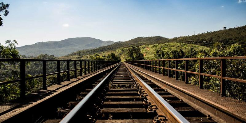 破局无序分拣：武汉金诺机器视觉引导机器人如何重塑精密加工新范式